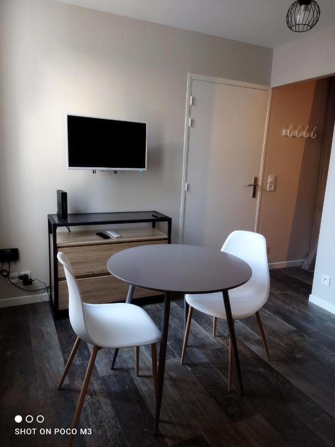 Joli T1 Hypercentre Rochefort Luaran gambar